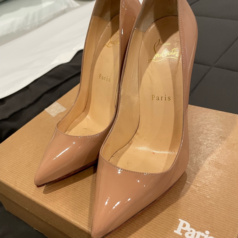 So Kate patent leather beige